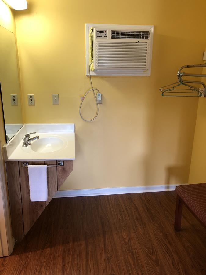 Americas Best Value Inn - Jonesville Exterior photo
